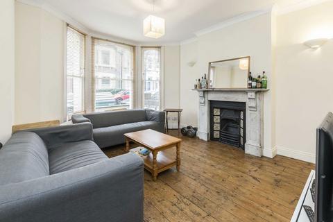 3 bedroom flat to rent, St. Luke's Avenue, London SW4