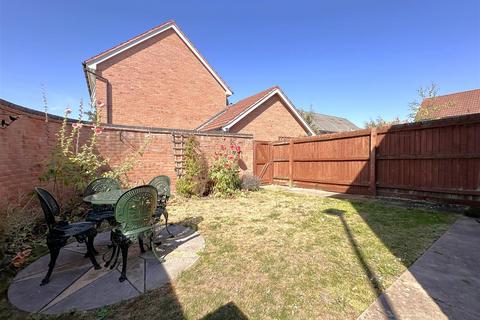3 bedroom end of terrace house for sale, Carmelita Avenue, Fernwood, Newark