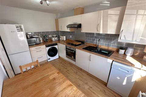 3 bedroom end of terrace house for sale, Carmelita Avenue, Fernwood, Newark