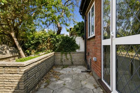 undefined, Doyle Gardens, Kensal Rise NW10