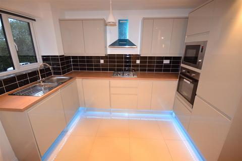 1 bedroom flat to rent, Green Pond Close, London E17