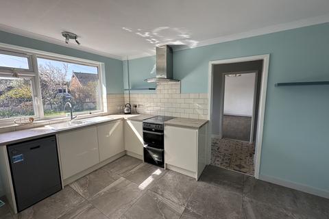 2 bedroom bungalow to rent, The Grove, Taunton, TA3
