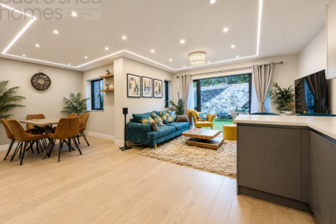 undefined, Belvoir Heights, 14 Russell Green Close, CR8 2NR