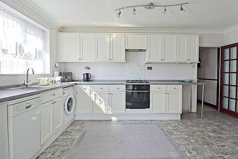 3 bedroom semi-detached house for sale, High Road, South Benfleet