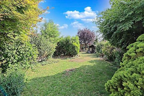 3 bedroom semi-detached house for sale, High Road, South Benfleet