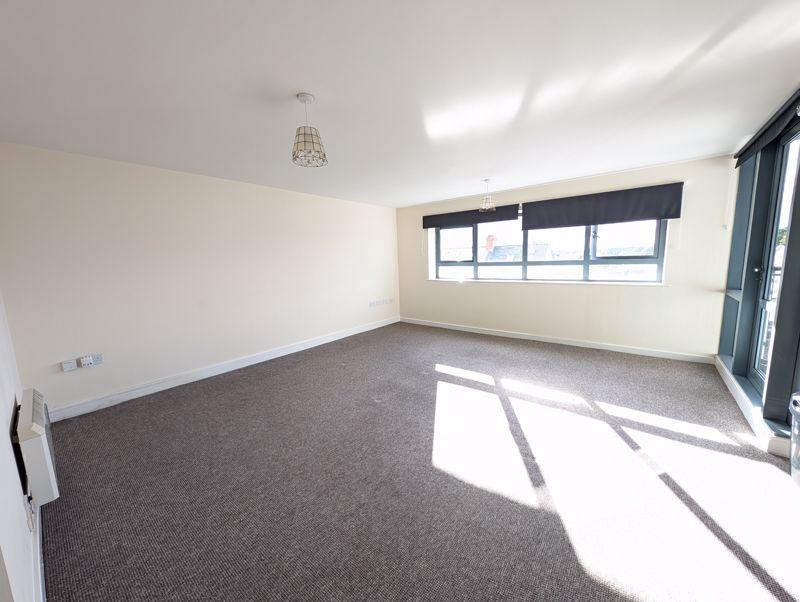 Apartment in Cardiff, Heath - View 3