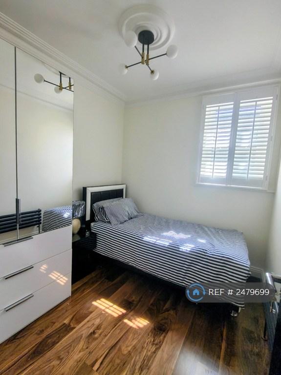 Apartment in London - View 5