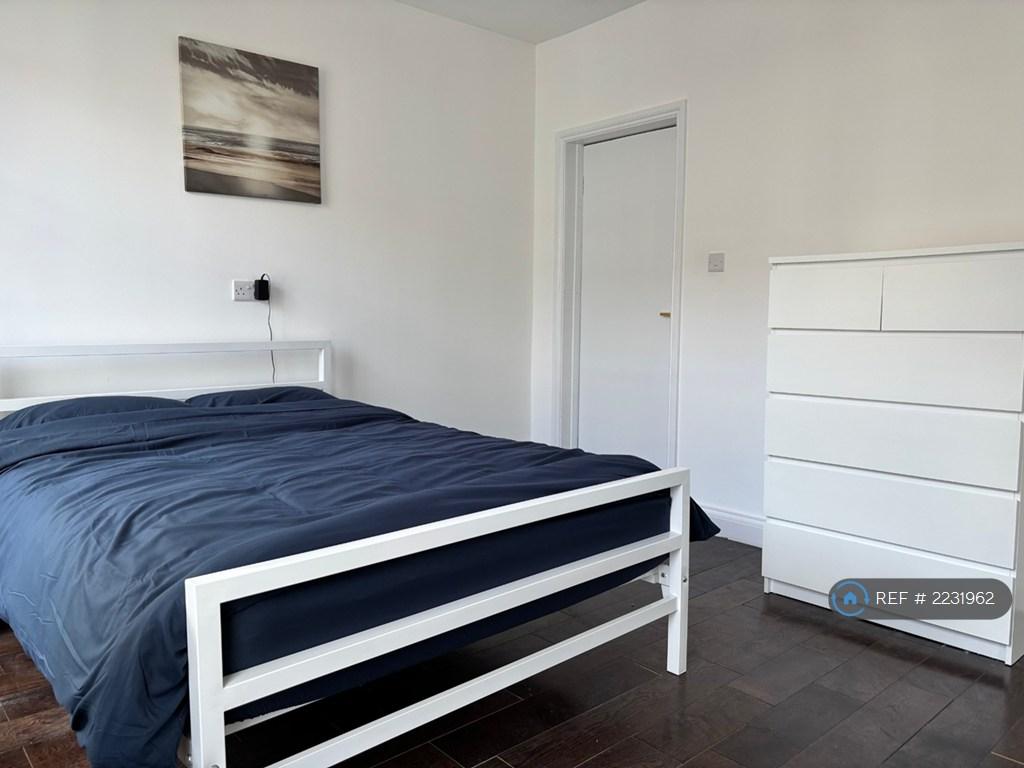 Drummond St, London, NW1 - View 4