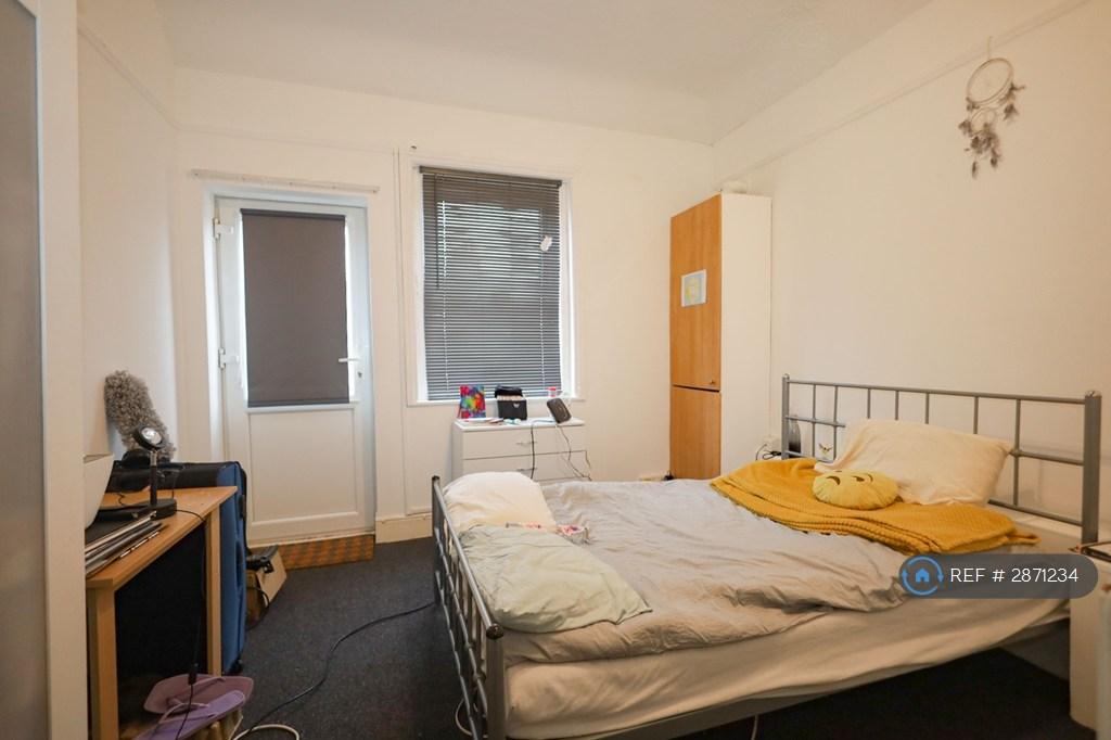 Apartment in Bournemouth, Springbourne - More