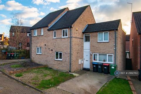 4 bedroom semi-detached house to rent, Robertson Close, Milton Keynes, MK5