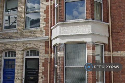 4 bedroom terraced house to rent, Hamilton Gardens, Plymouth, PL4