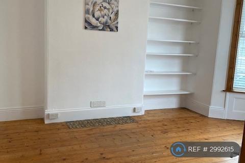 4 bedroom terraced house to rent, Hamilton Gardens, Plymouth, PL4