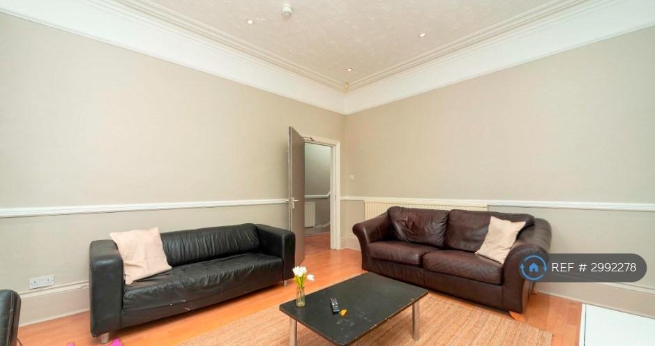 House in Manchester, Victoria Park, Chorlton-on-Medlock - View 2