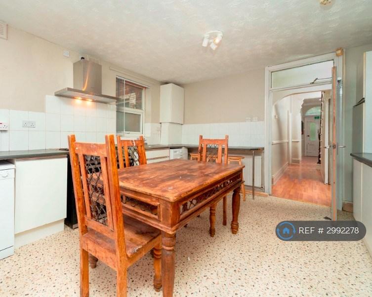 House in Manchester, Victoria Park, Chorlton-on-Medlock - View 4