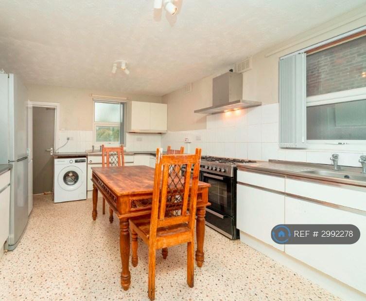 House in Manchester, Victoria Park, Chorlton-on-Medlock - View 5