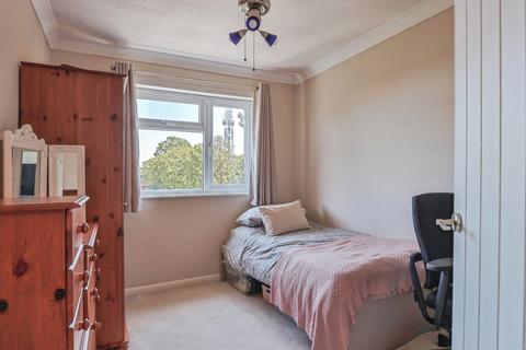 2 bedroom flat for sale, Mount Road, Poole, Dorset, BH14