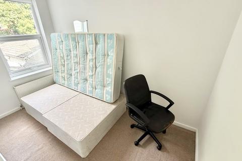 1 bedroom in a house share to rent, Heeley Road, Birmingham, B29