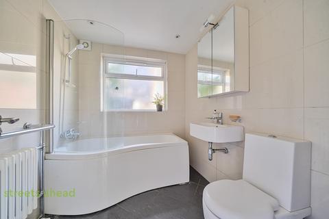 1 bedroom apartment for sale, Manor Road, Beckenham, BR3