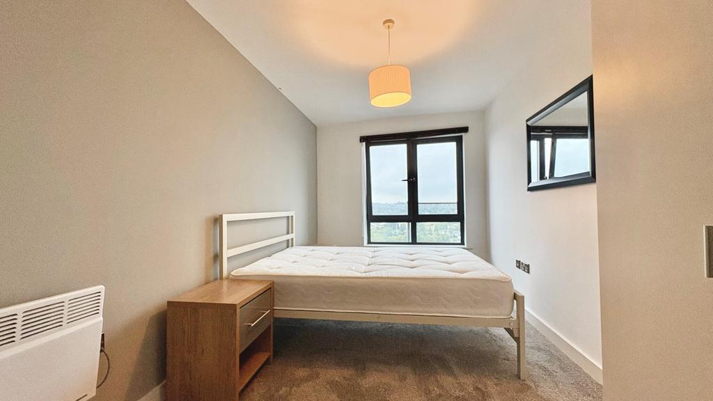 Apartment in Leeds - View 3