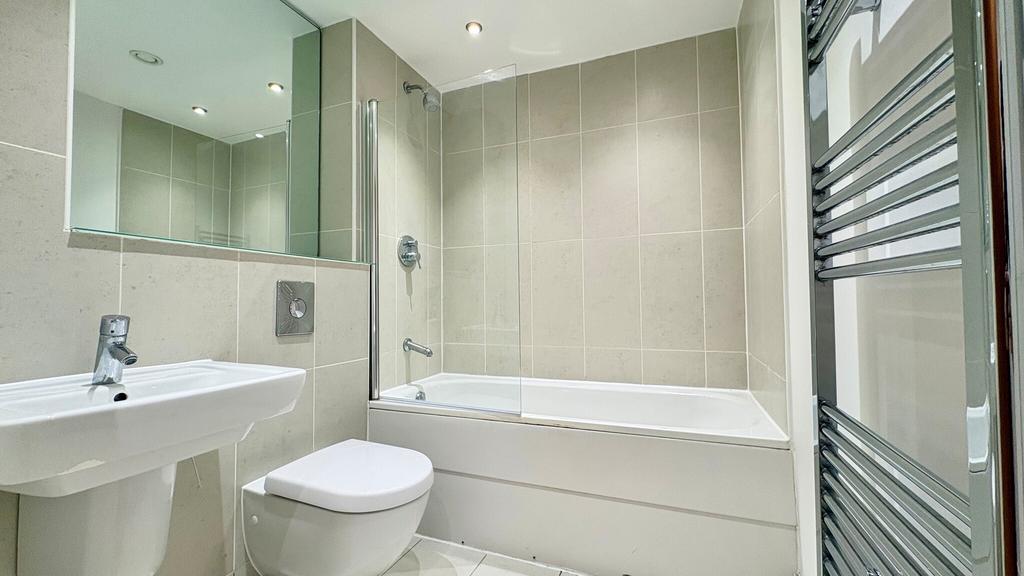 Apartment in Leeds - View 4