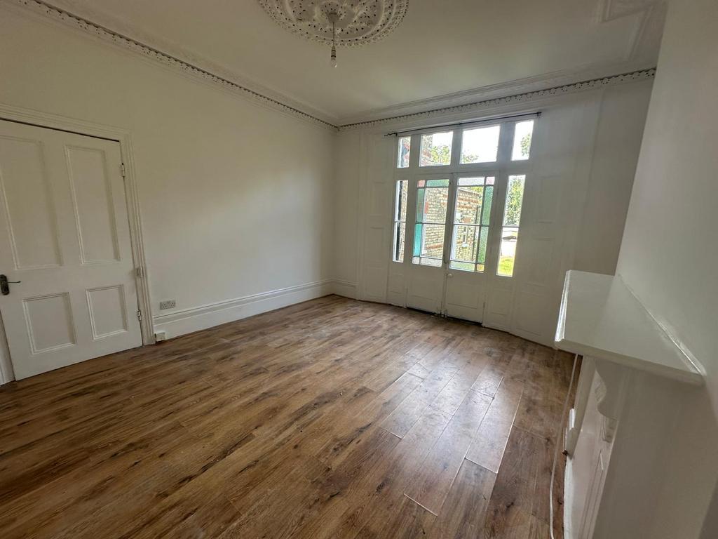 Apartment in London - View 2