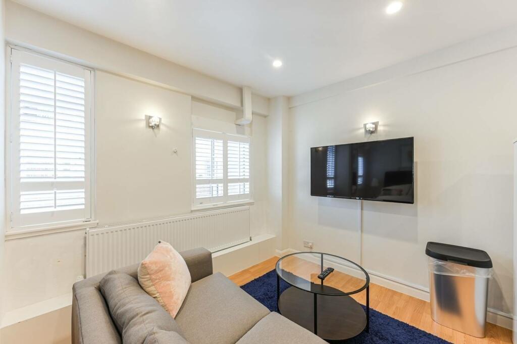 Apartment in Chelsea - View 3