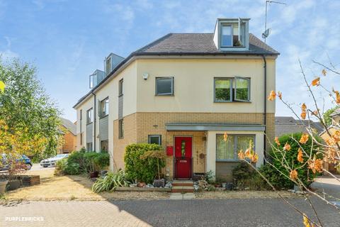 5 bedroom semi-detached house for sale, Monarch Rise, Stevenage, SG1