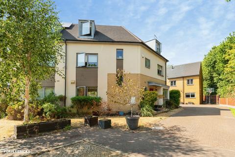 5 bedroom semi-detached house for sale, Monarch Rise, Stevenage, SG1