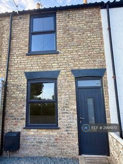 2 bedroom terraced house to rent, Grovehill Road, Beverley, HU17