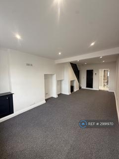 2 bedroom terraced house to rent, Grovehill Road, Beverley, HU17