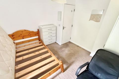 1 bedroom in a house share to rent, Heeley Road, Birmingham, B29