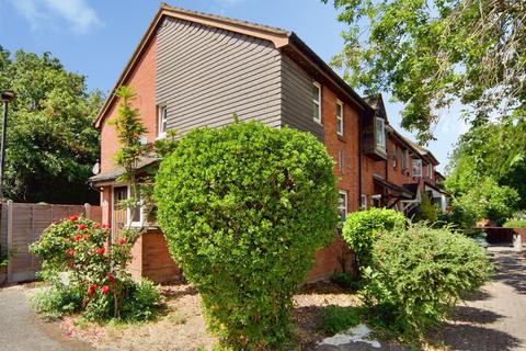 Canterbury Close, Beckton, London, E6