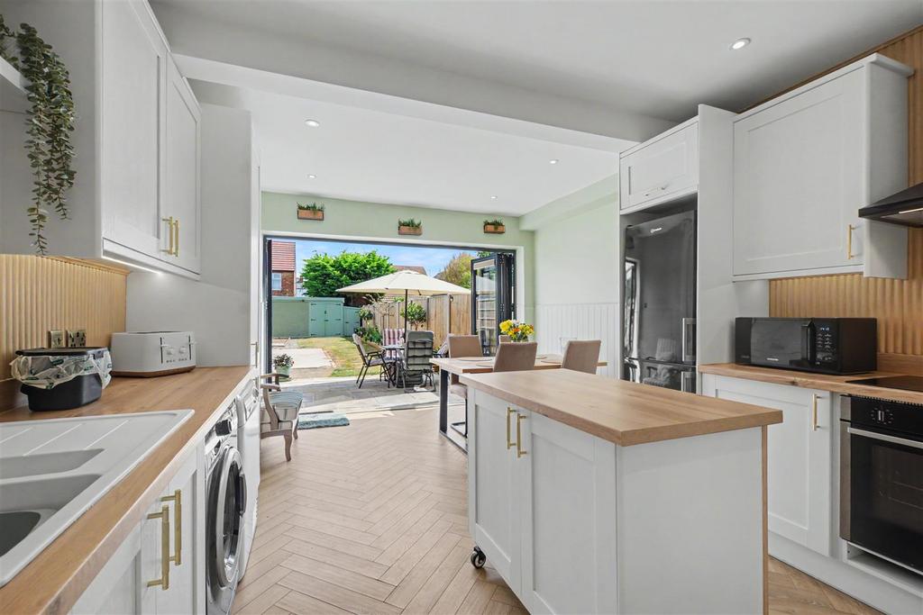 House in Nottingham, Beeston - More