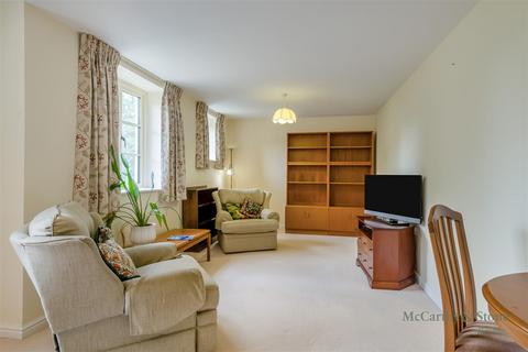 1 bedroom apartment for sale, Lewsey Court, Mercer Way, Tetbury