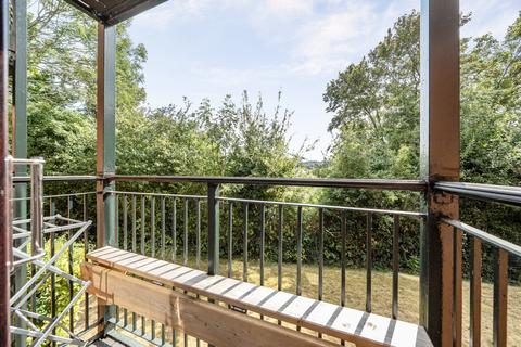 Studio for sale, Wyatt Close, High Wycombe