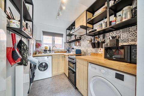 Studio for sale, Wyatt Close, High Wycombe