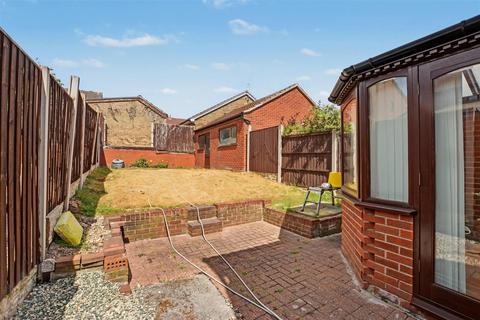 3 bedroom semi-detached house for sale, Bewcastle Road, Nottingham