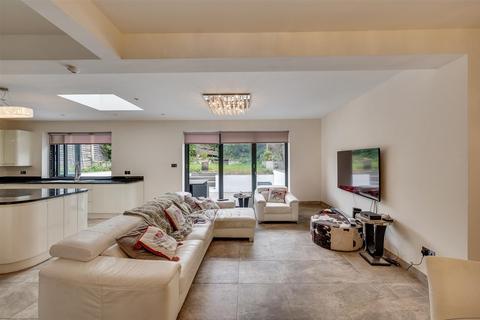 5 bedroom detached house for sale, Colindeep Gardens, London