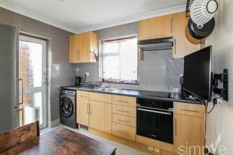 Studio to rent, Fairway Avenue , West Drayton, Middlesex