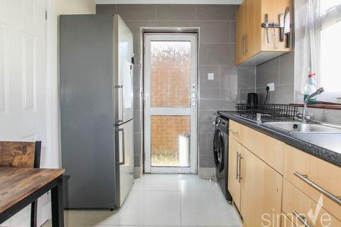 Studio to rent, Fairway Avenue , West Drayton, Middlesex