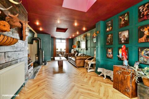 3 bedroom semi-detached house for sale, Douglas Road, Balby, DN4