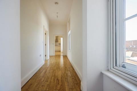 2 bedroom flat for sale, High Street, Andover