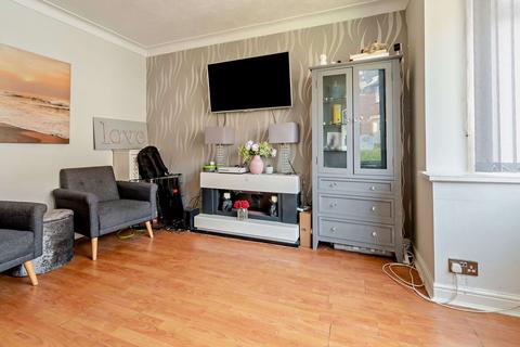 3 bedroom terraced house for sale, Aston View, Leeds, LS13