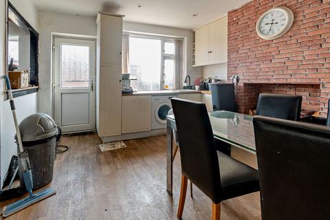 3 bedroom terraced house for sale, Aston View, Leeds, LS13