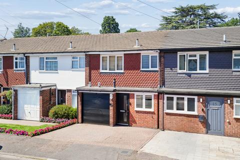Aintree Close, Uxbridge, UB8