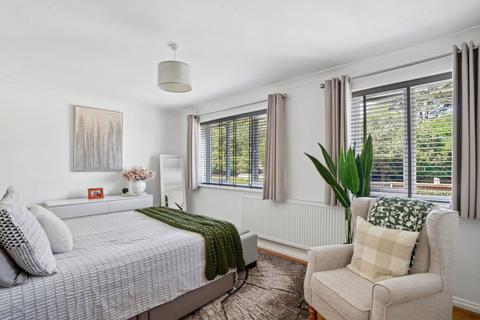 2 bedroom terraced house for sale, Aintree Close, Uxbridge, UB8