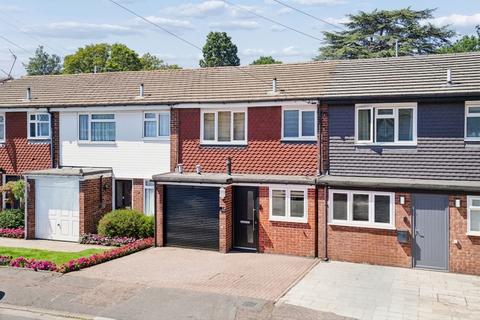 Aintree Close, Uxbridge, UB8