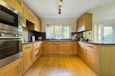 4 bedroom detached bungalow for sale, Stoneyfields Gardens, Edgware, HA8