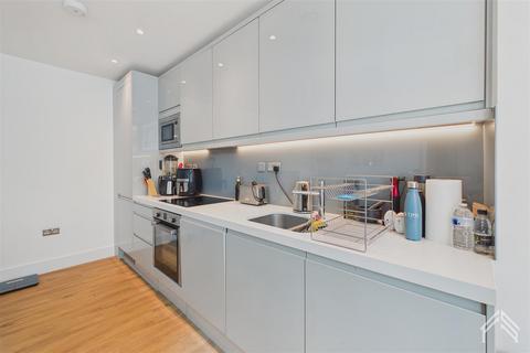 1 bedroom apartment to rent, West Gate House, London W5
