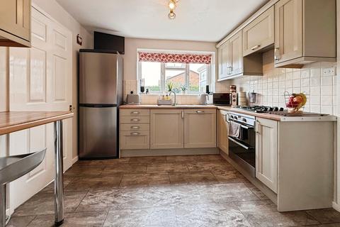 4 bedroom detached house for sale, Moat Close, Telford TF1